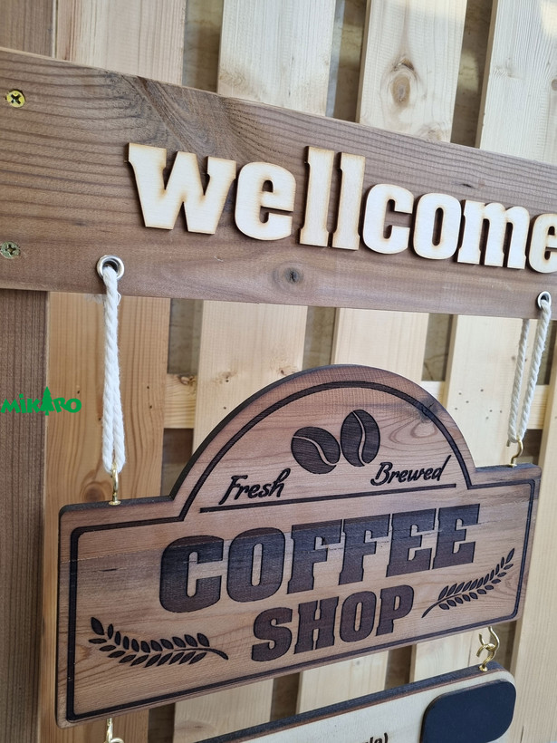 تابلو چوبی منو کافی شاپ حکاکی لیزری ارتفاع 100 سانتیمتر