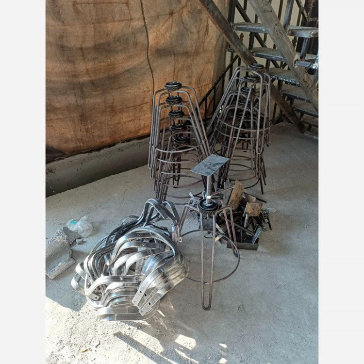 صندلی ریگلاژی مدل چرخ دنده ای فلز و چوب